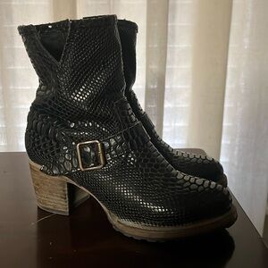 Freebird Carlito -Black Snake Booties